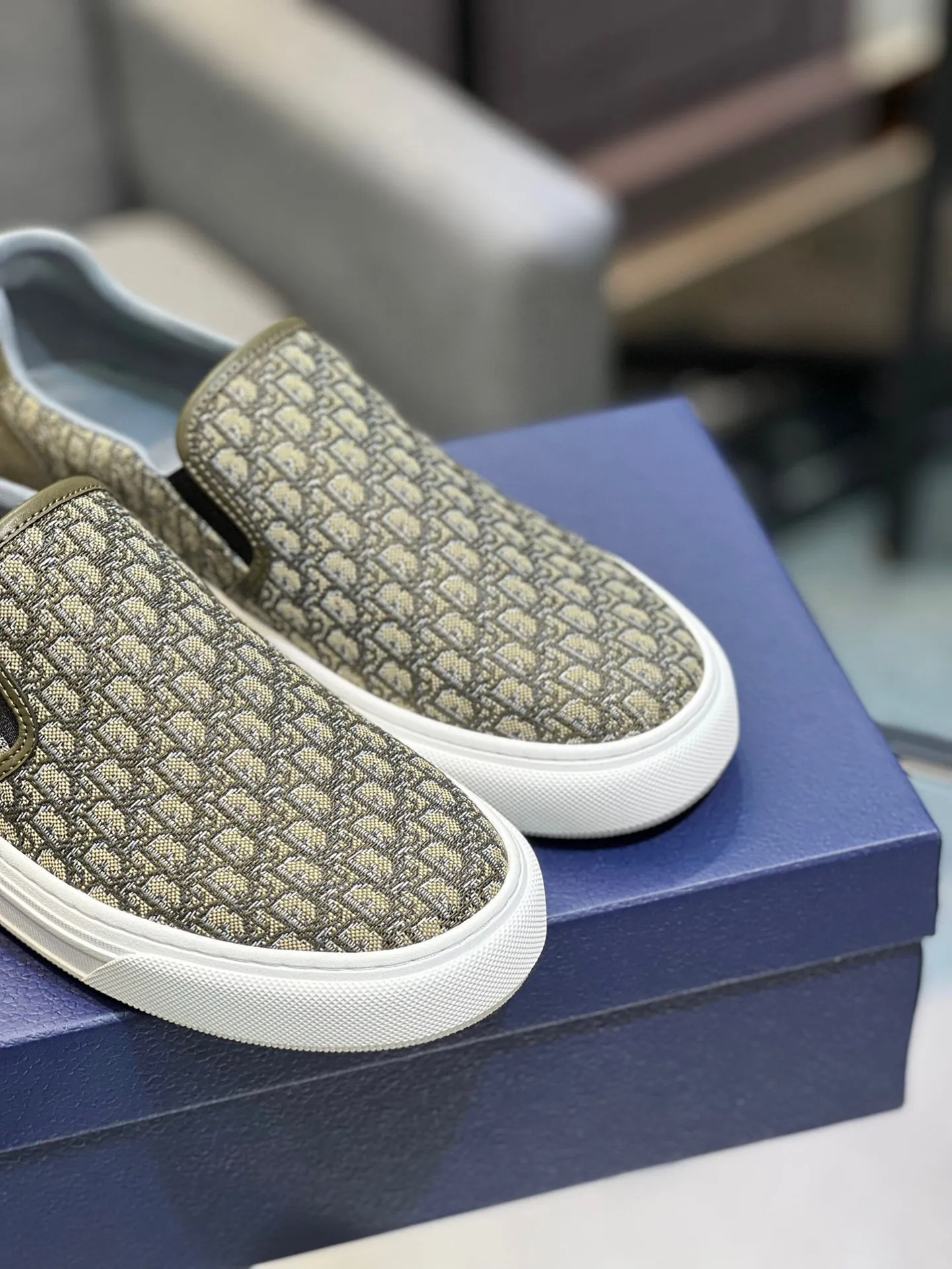 Men's shoes 💰380 The latest DiOr shipment, using imported top-grade jacquard fabric with cowhide design 👍 Breathable mesh lining, comfortable to wear, lightweight, original last mold, official website 1:1, private mold outsole, non-slip, color, multiple colors available, code number 38 to 44 (45 can be ordered)